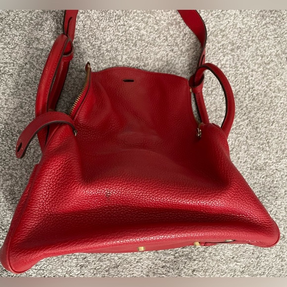 HERMÈS Lindy Lock Red Taurillon Clemence Leather Gold Handbag - Picture 9 of 14